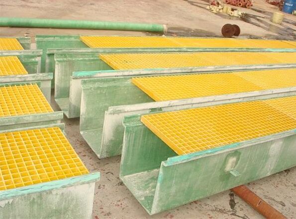 玻璃鋼山區引水槽